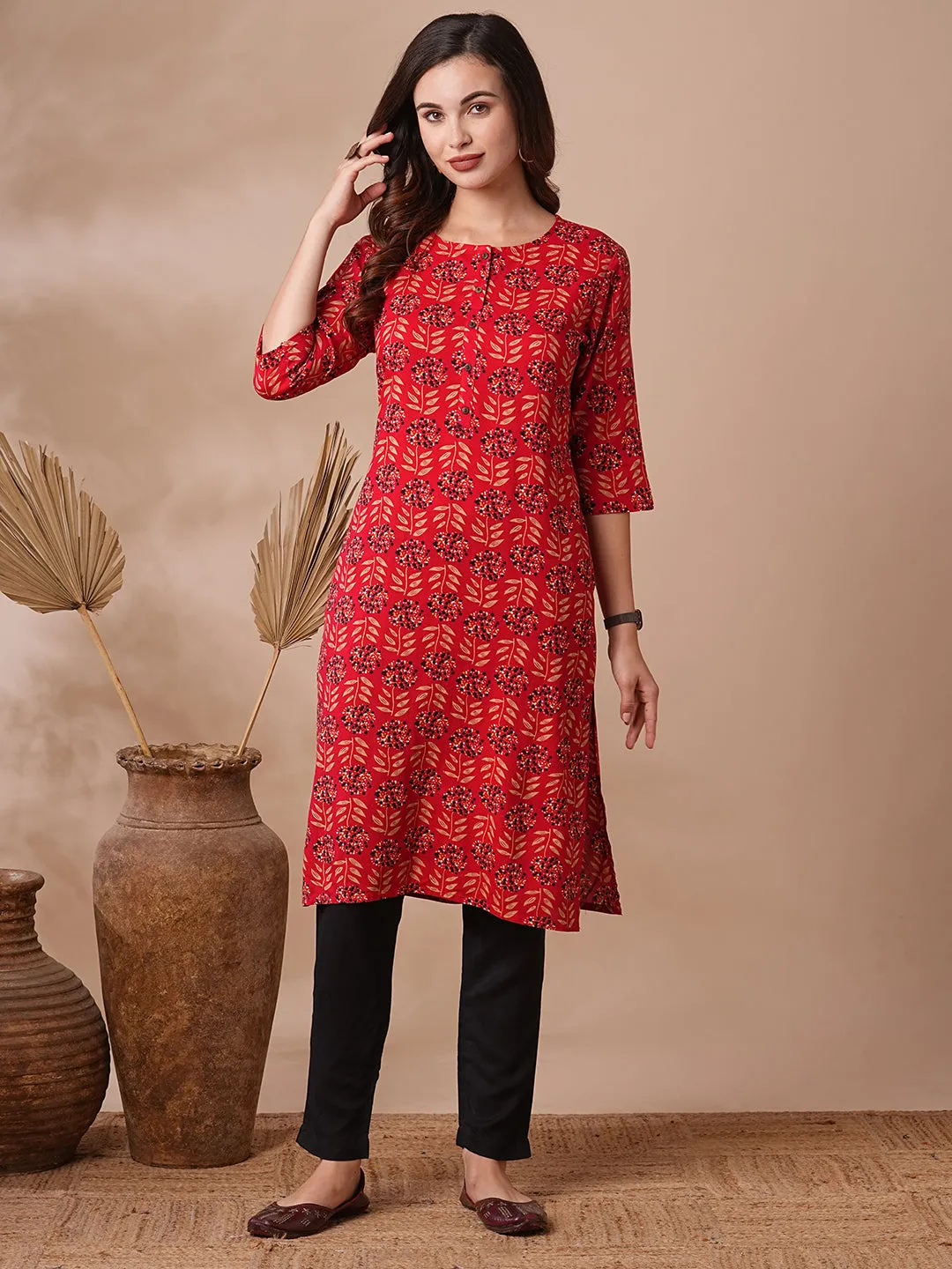 Ethnic Floral Printed Straight Fit Kurta - Red