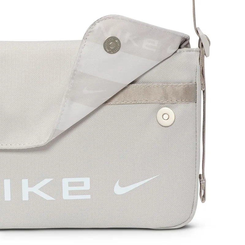 Nike Women's Sportswear Futura Crossbody Bag (3L)