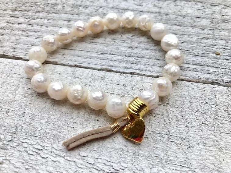 Pearl Bracelet - Pearl Jewelry - Gold Heart - Gold Discs - Women's Jewelry - Girlfriend's Gift - June's Birthstone