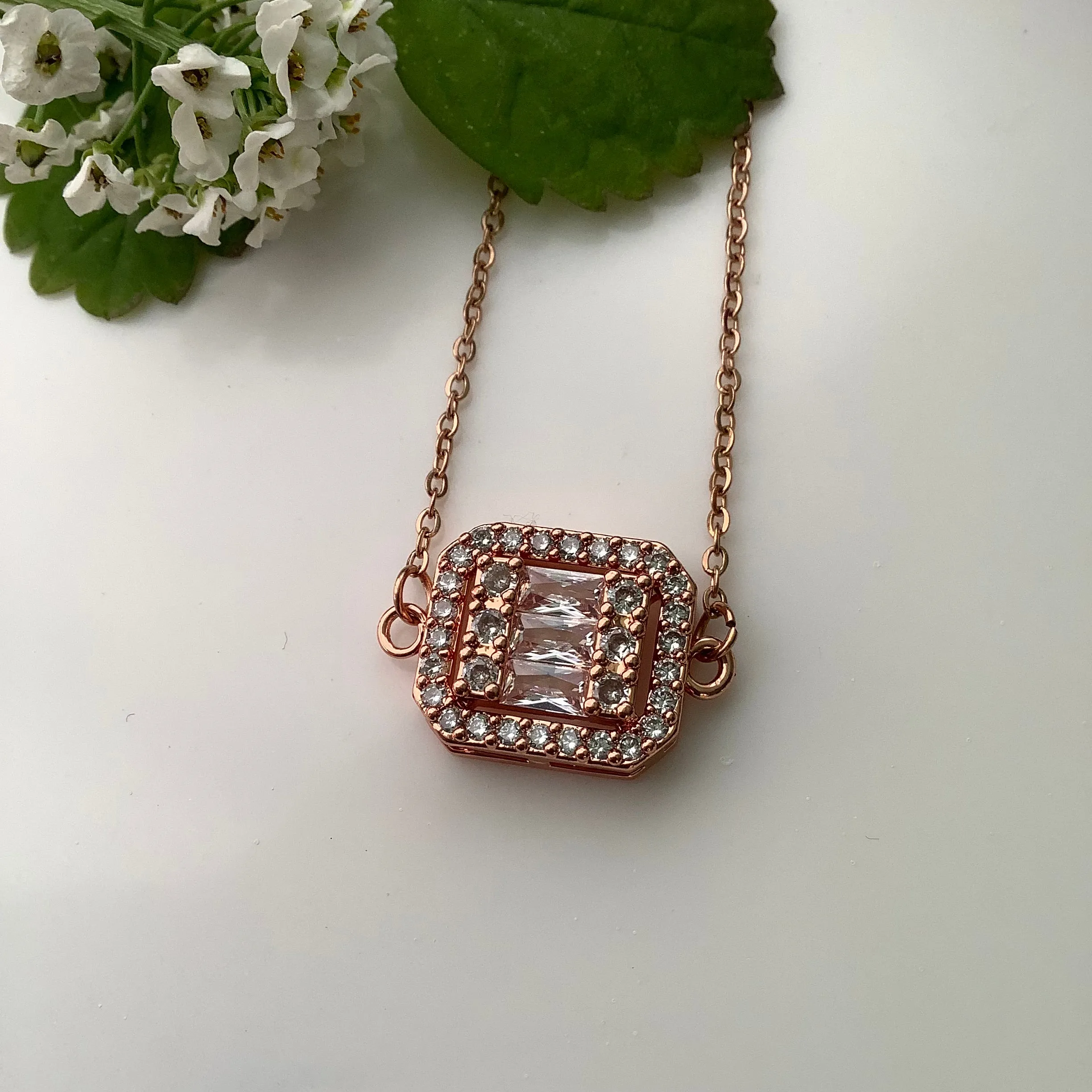 Salvanity K-POP Rose Gold Diamond Treasure Chest Necklace - Anti Tarnish Fashion Jewellery